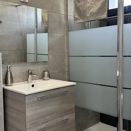 N2 Maison T2 Climatise Ajaccio (Corsica)